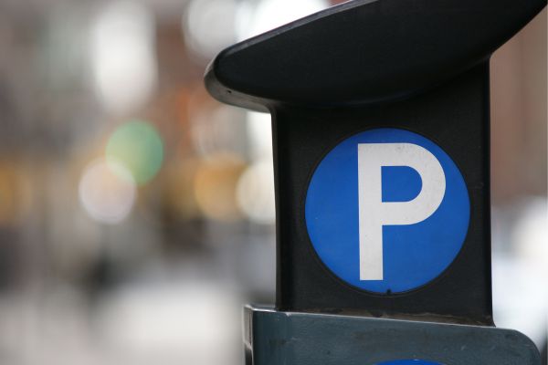 cuanto tiempo puede estar coche aparcado calle